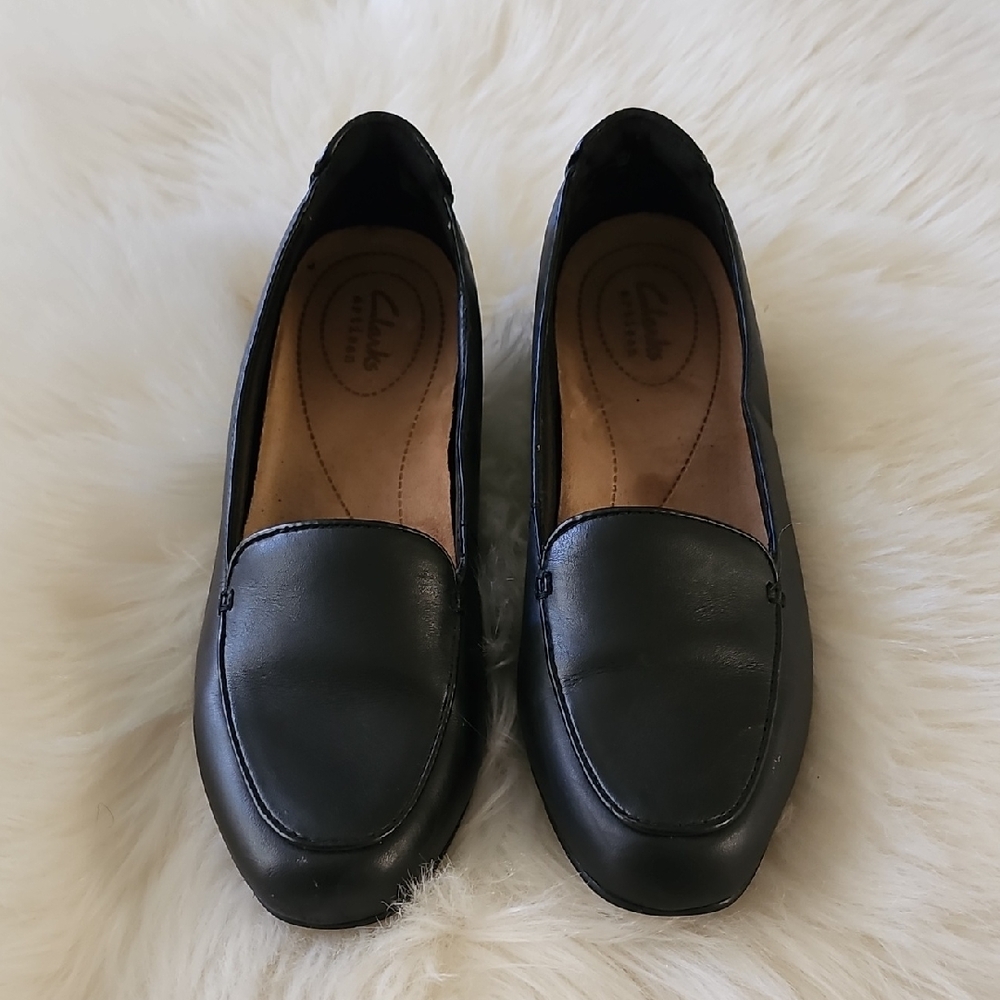 Clarks Women's Elegant Black Flats